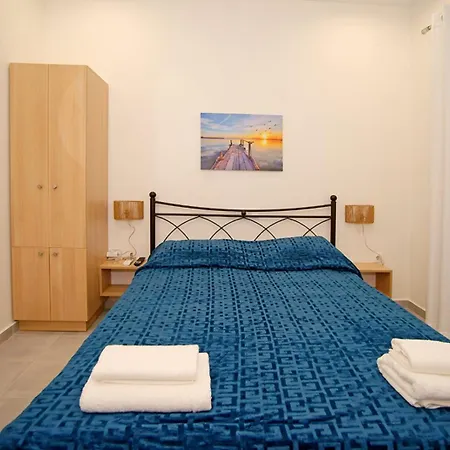 Karnagio Aparthotel Kyparissia
